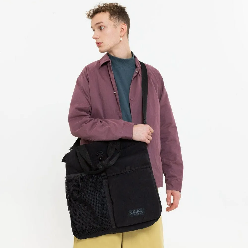 Eastpak Elmet Bag In Roothed Black